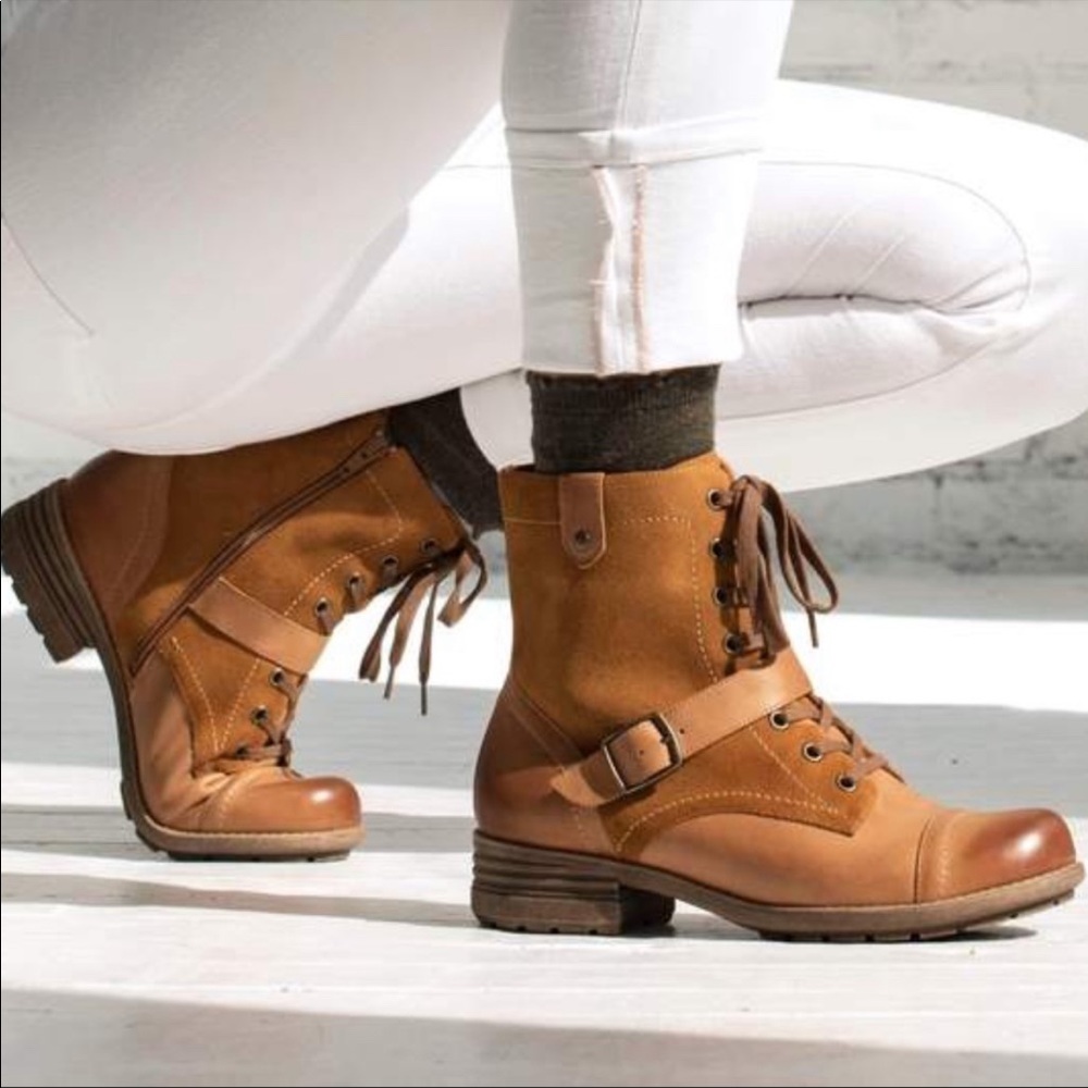 Women’s Tan Lace-Up Combat Boots with Buckle